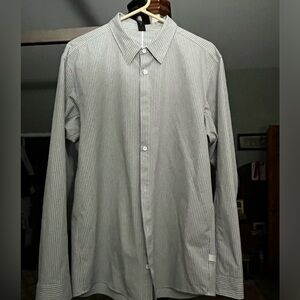 Lululemon men’s button down shirt